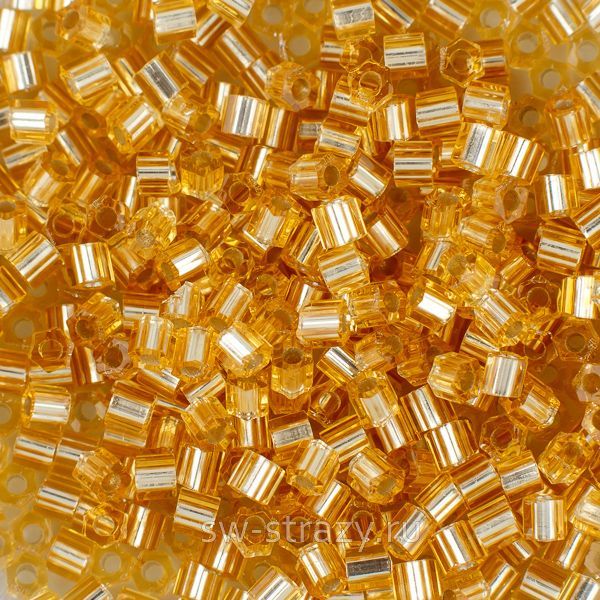 Шестиугольный 11/0 #0022F Внутреннее серебрение, матовый, светлый топаз